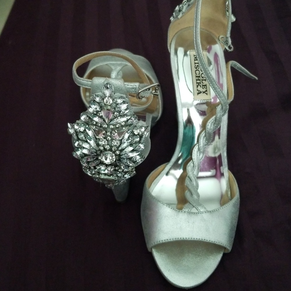 Badgley mischka wedge shoes size 7.5